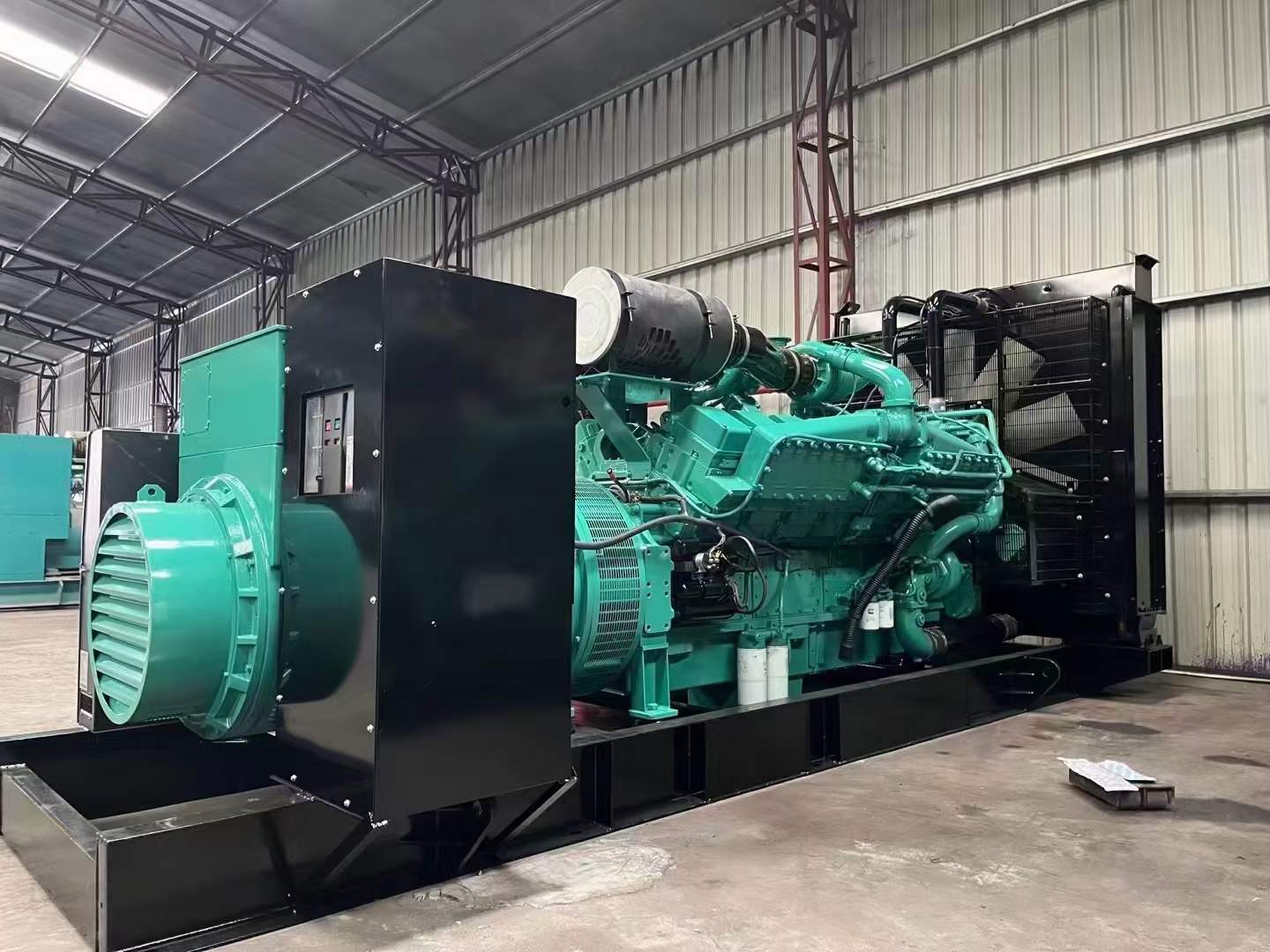 张湾如何降低 800kW 柴油发电机输出电流的波动？