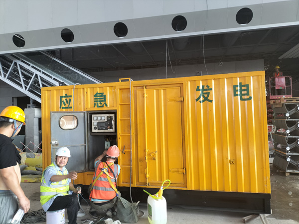 张湾怎样判断空气滤清器是否需要更换?